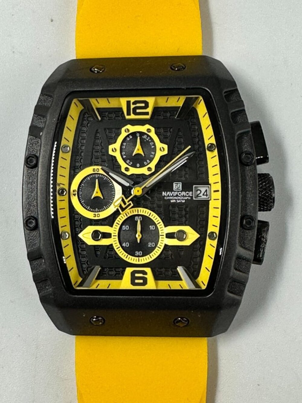 Naviforce Chronograph Watch Mens 42MM Black Yellow New Battery 10"